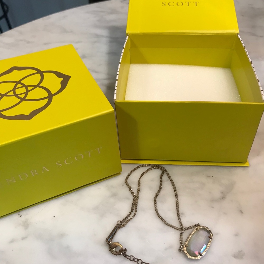 Vintage Kendra Scott Necklace with 2 Boxes